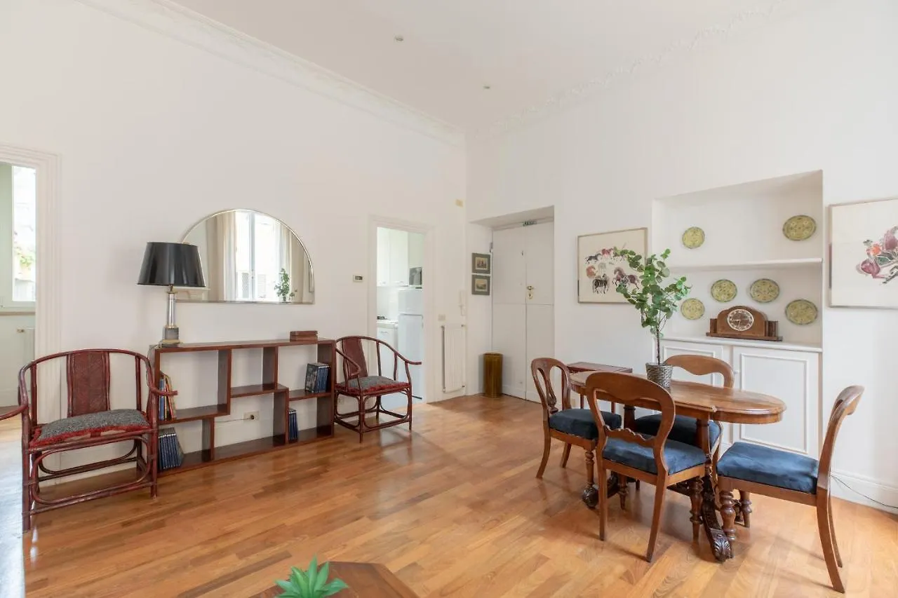 Iflat Elegant Apartment In 18Th Century Palace Rome 0*,