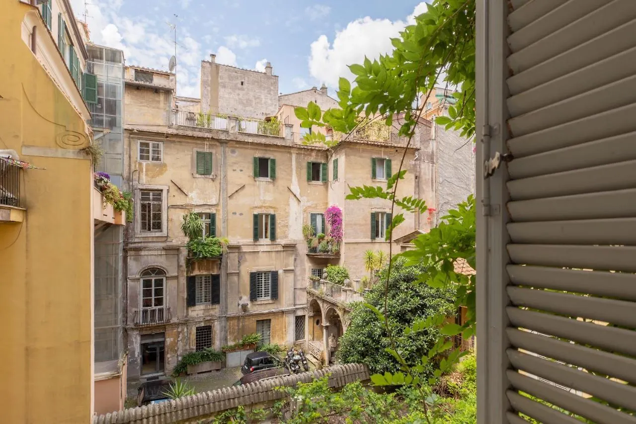 Iflat Elegant Apartment In 18Th Century Palace Rome