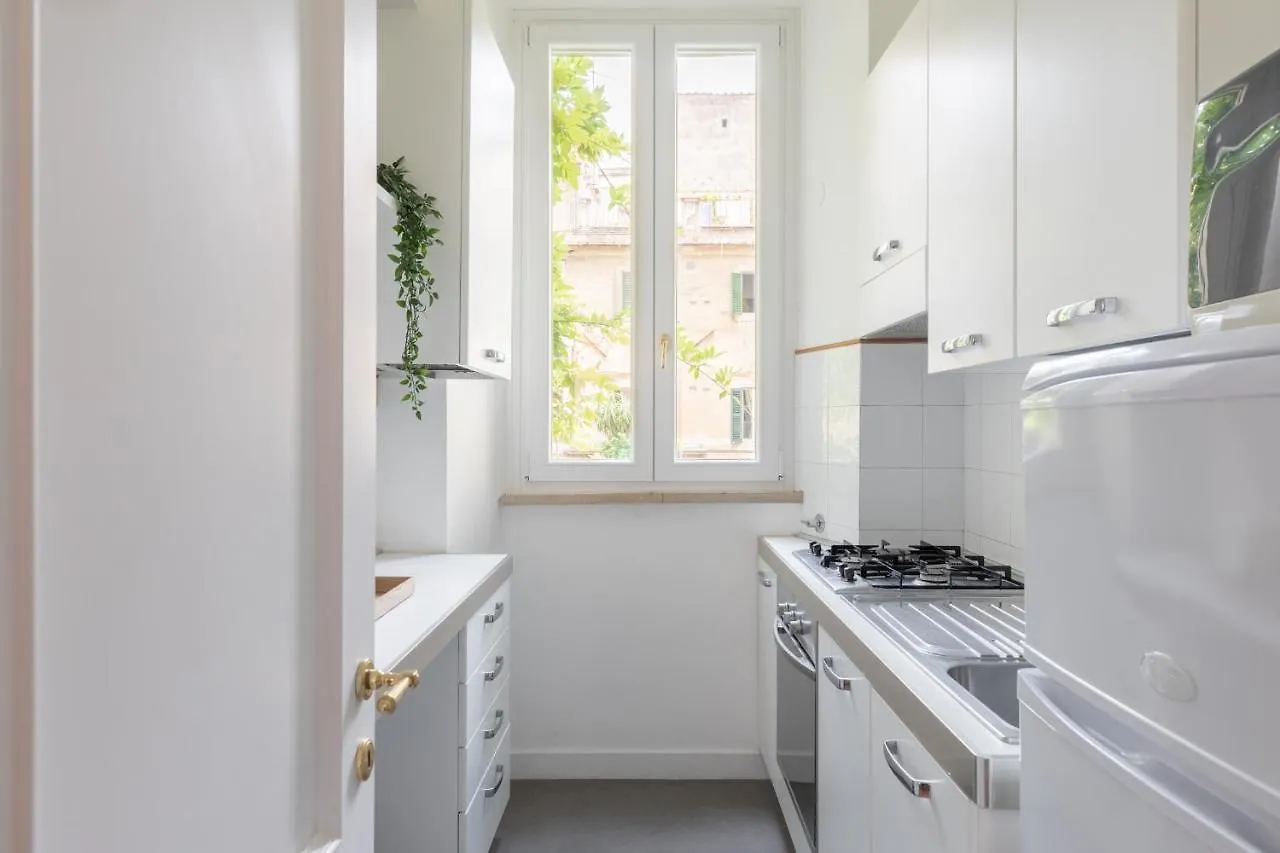 Iflat Elegant Apartment In 18Th Century Palace Rome